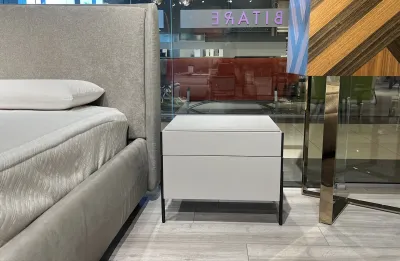 Тумбочка приліжкова VENTURA в наявності